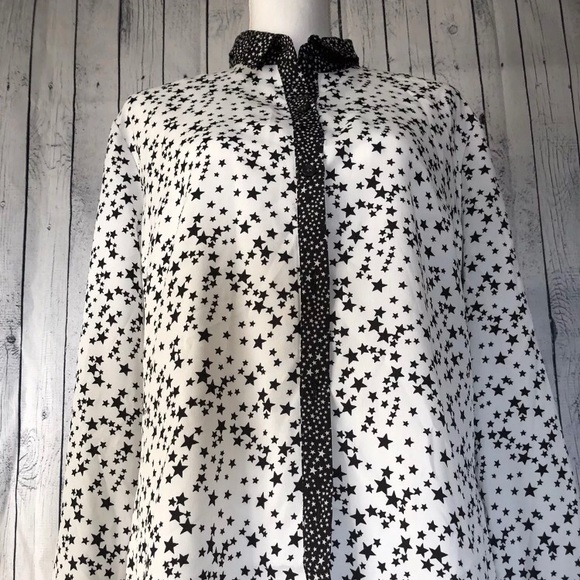 ✨ SALE✨ New York & Company Blouse With Starts - Picture 5 of 8